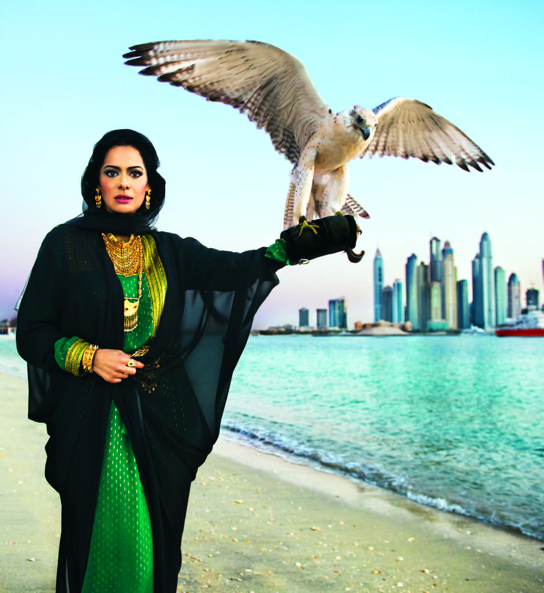 دبي تستضيف معرض 7 اميرات للفنان ستيف ماكوري 