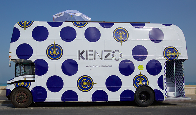 متجر أزياء متنقل للعلامة التجارية كينزو في دبي