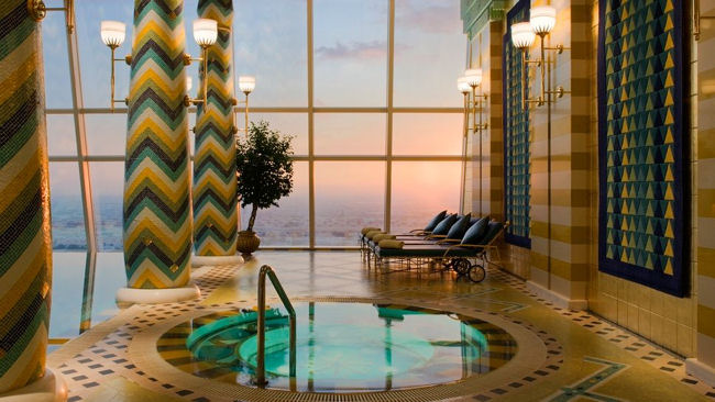 Burj-Al-Arab-Dubai-spa-pool-pampup