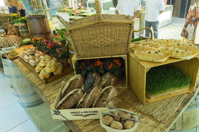 مطعم بلو أورانج في فندق ويستن دبي الميناء السياحي يطلق ليلة سوق المأكولات المفتوح