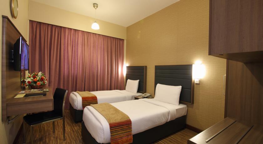 يقع فندق فلوريدا florida hotel من فئة فنادق النجمة الواحدة في ديرة دبي و بالضبط على شارع السبخة ، ويبعد مسافة 15 دقيقة بالسيارة عن مطار دبي الدولي , و مسافة قليلة عن سوق الذهب وخور دبي .