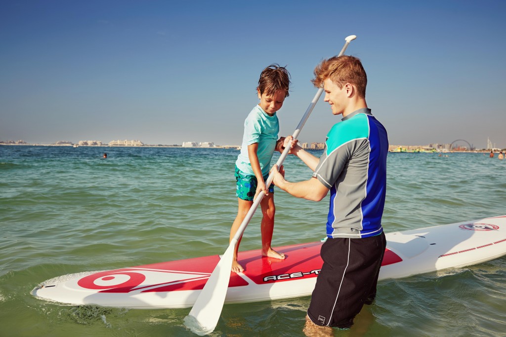 ذا بيتش ينظم فعالية نشاطات اللياقة البدنية على شاطئ البحر 