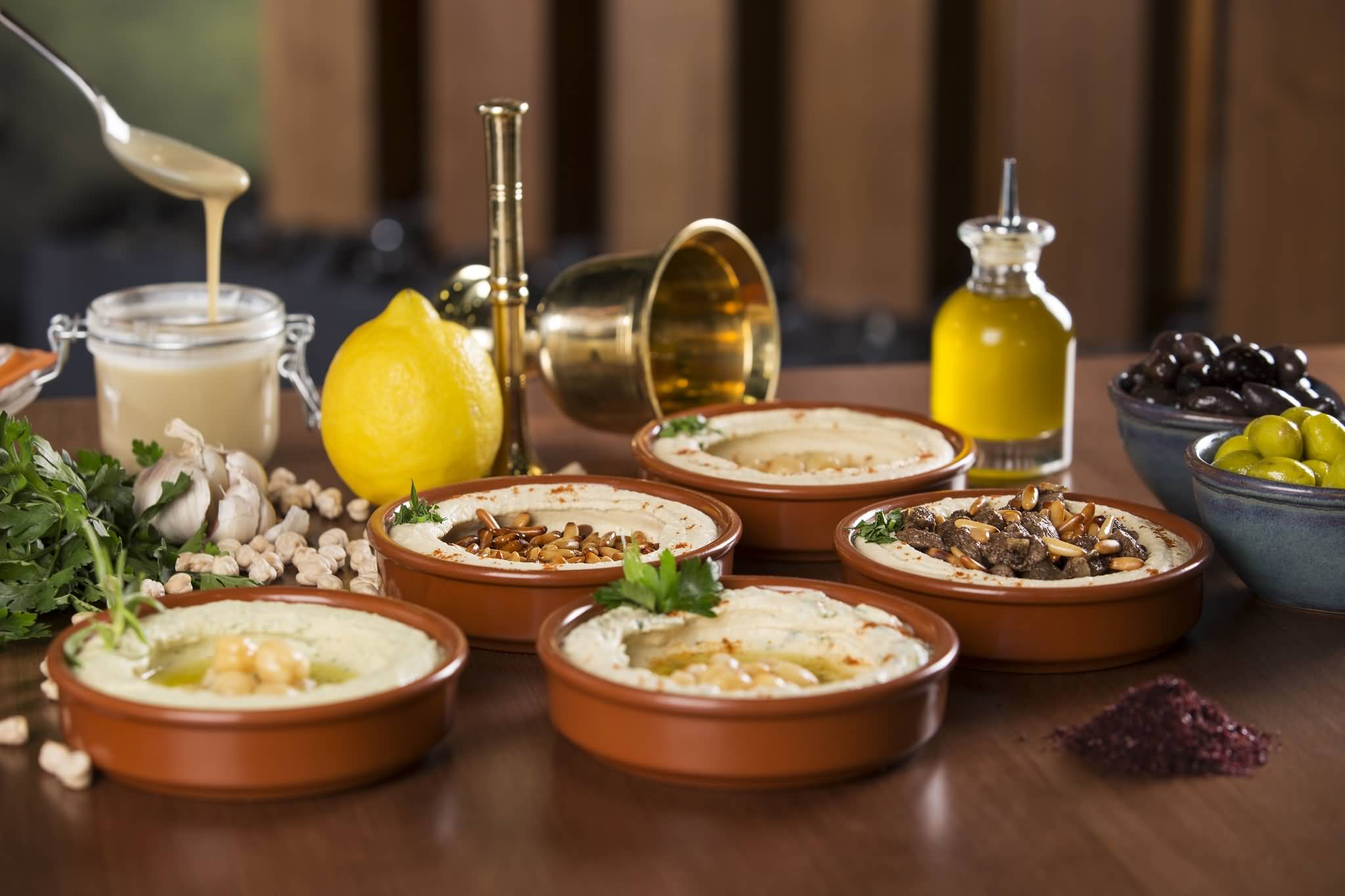 تعرفوا على مطعم كرم تينا للمأكولات العربية في دبي