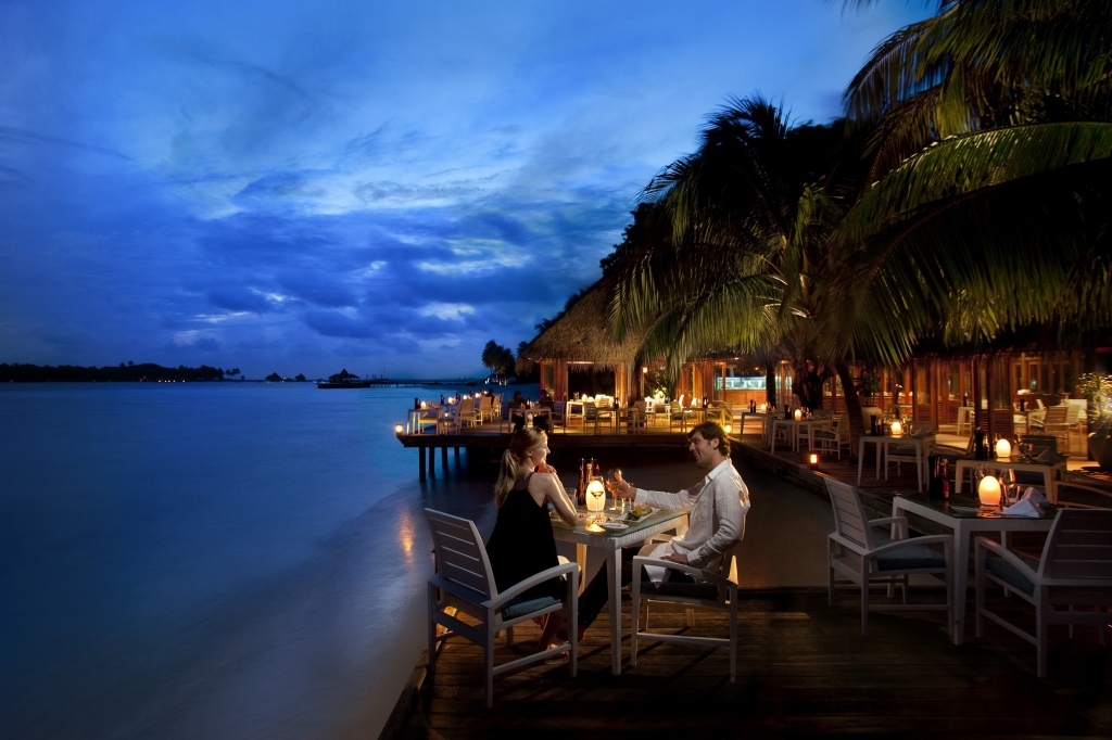 Conrad Maldives_Vilu Restaurant (2)