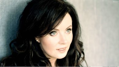 Sarah Brightman Wet Lips Side Face Closeup