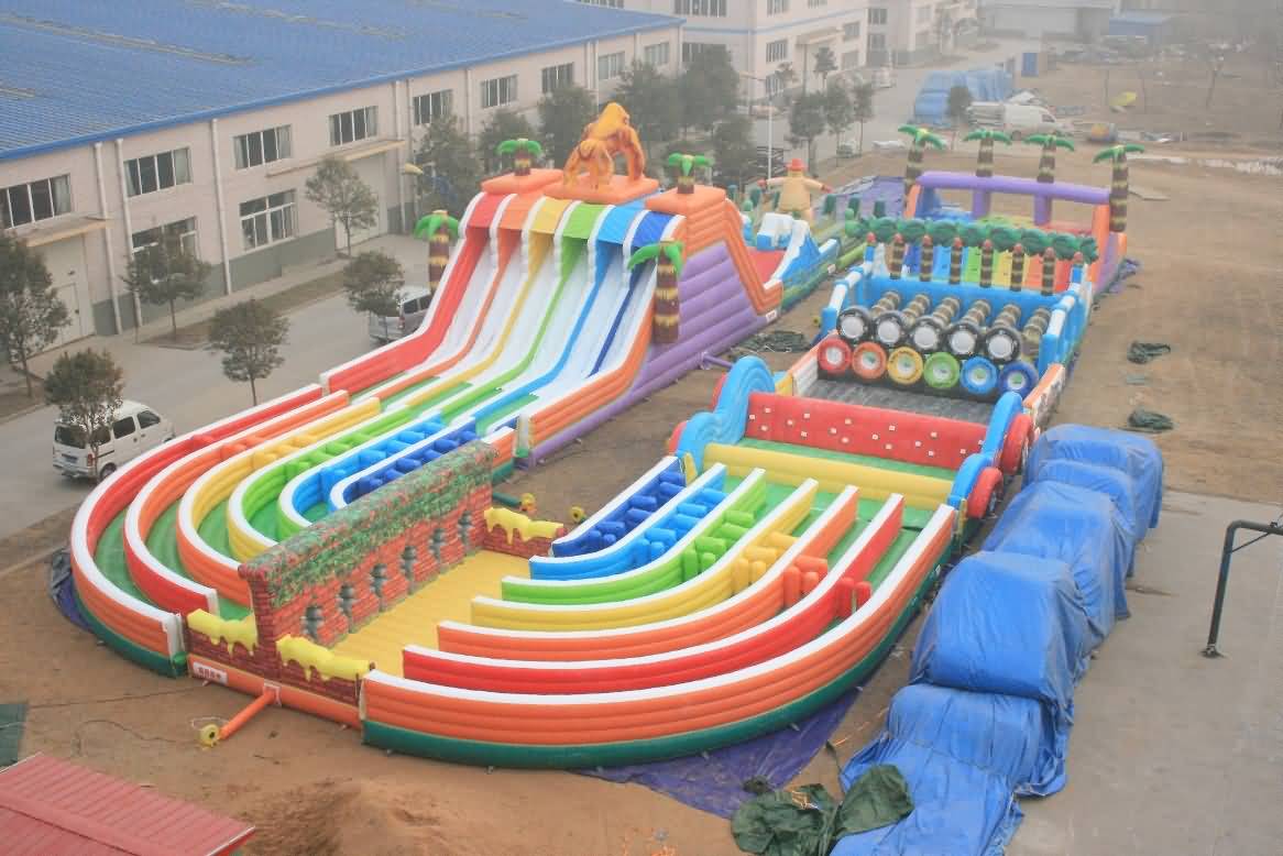 uaes-largest-inflatable-course-at-sss-fitness-fest