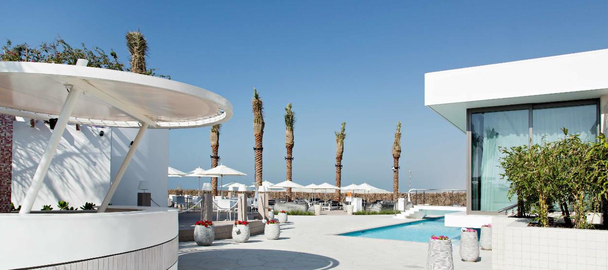 jumeirah-beach-hotel-cove-beach-bar-view-hero