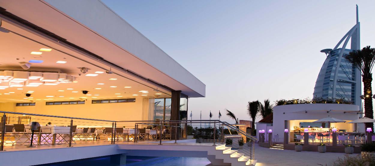 jumeirah-beach-hotel-cove-beach-restaurant-burj-view-hero