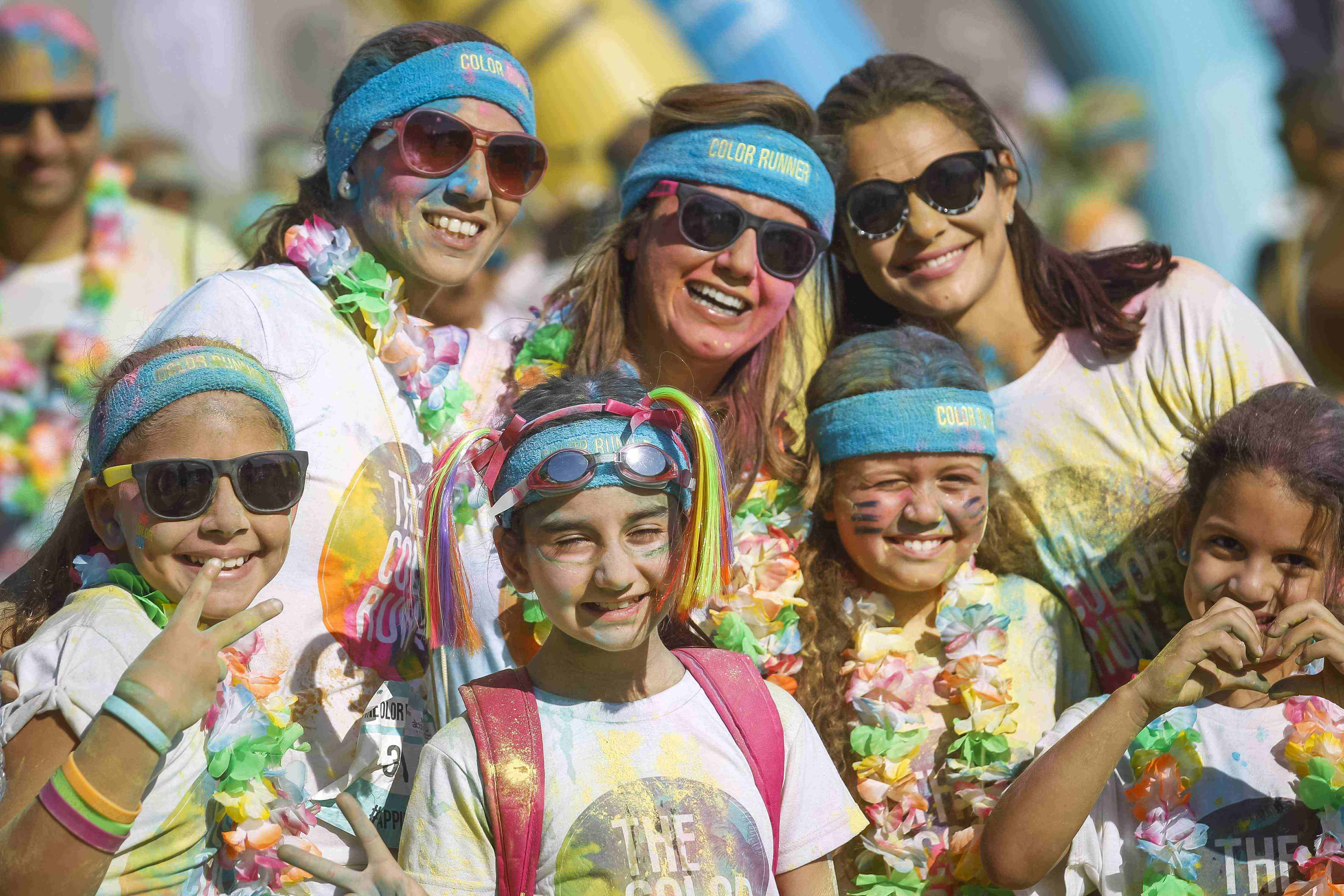 the-color-run-presented-by-damans-activelife-offers-an-exciting-day-out-for-families-and-friends