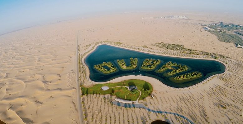 تجربة التحليق بطائرة شراعية فوق سماء دبي