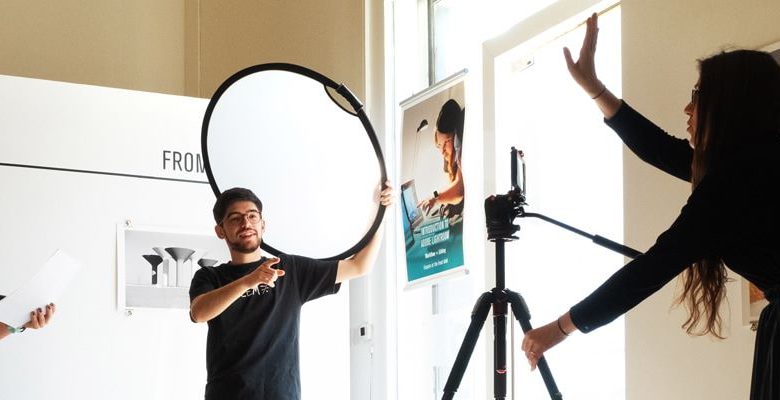 جلف فوتو بلس تنظم ورشة عمل حول التصوير بالهاتف الذكي