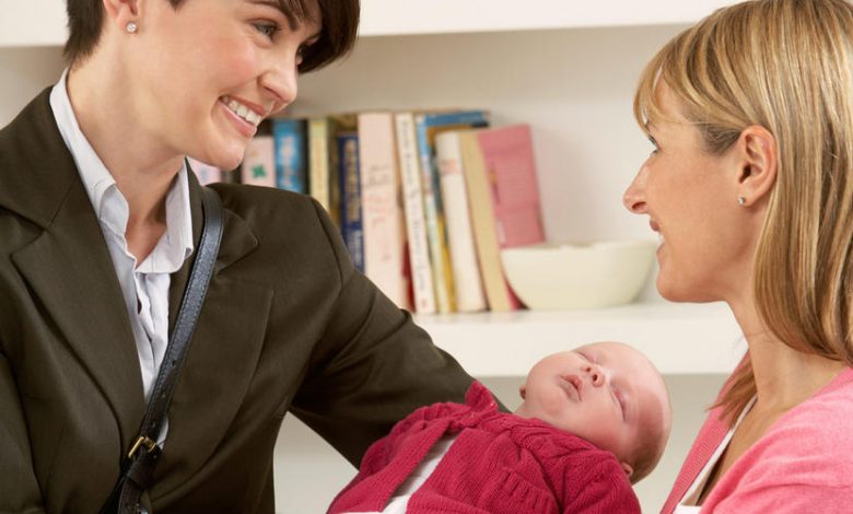 دليلك لتوظيف مربية لطفلك الجديد في الإمارات العربية المتحدة
