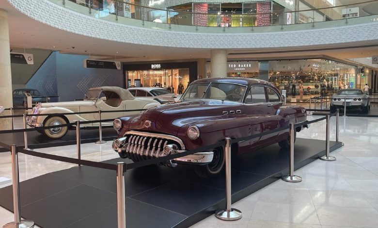 ياس مول يحتضن معرض ضخم للسيارات الكلاسيكية خلال ديسمبر 2021
