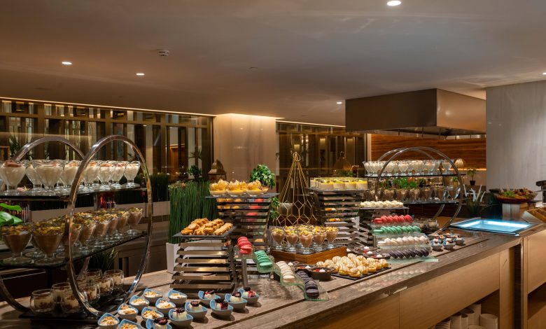 فندق جراند كوزموبوليتان دبي يطلق ليالي مأكولات جديدة لسنة 2023