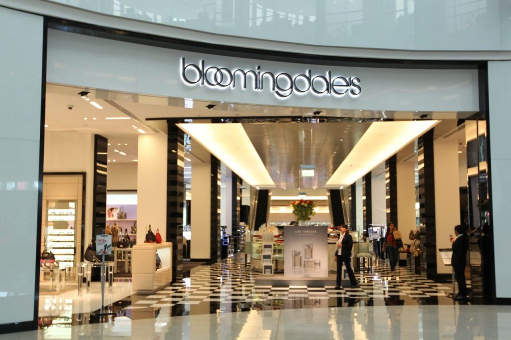 زينة الكريسماس: bloomingdales 