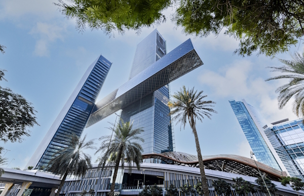 upward-view-of-one-zaabeel-showing-the-two-towers-the-podium-and-the-link