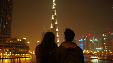 portrait-couple-visiting-luxurious-city-dubai (1)