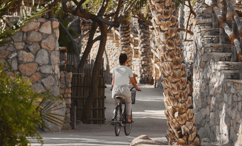 Bicycle_Rides_Around_the_Resort_[9907-ORIGINAL]