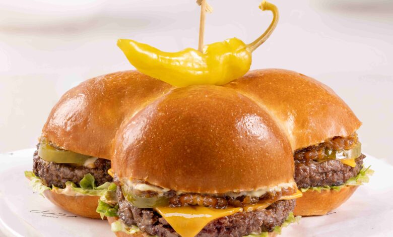 Cafe_Bateel_Burger_6