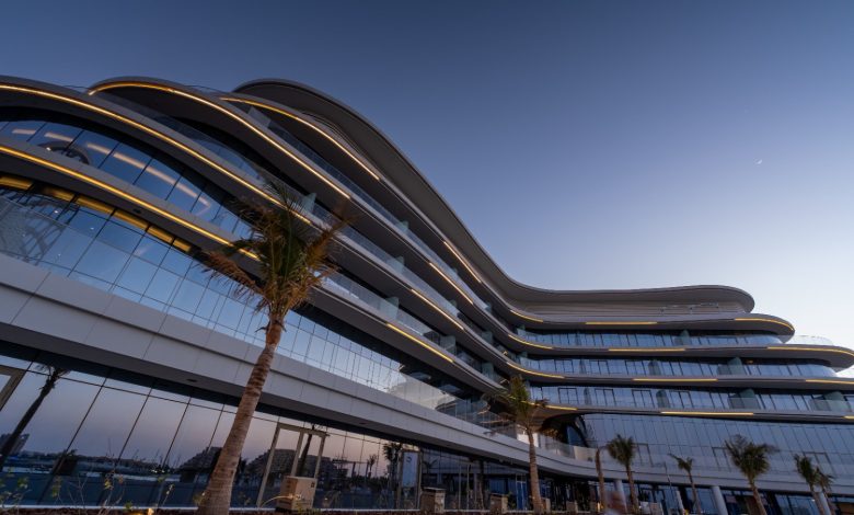 منتجع SO/ رأس الخيمة منتجع فاخر يعيد تعريف السفر الشامل في الإمارات