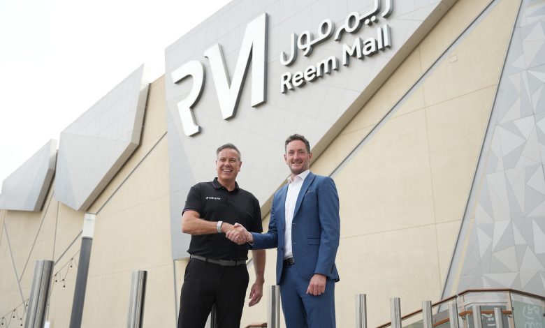 من اليسار جاريث جونز، الرئيس التنفيذي للعمليات في ويلفت، وبروس فون كوفمان، مدير ريم مول