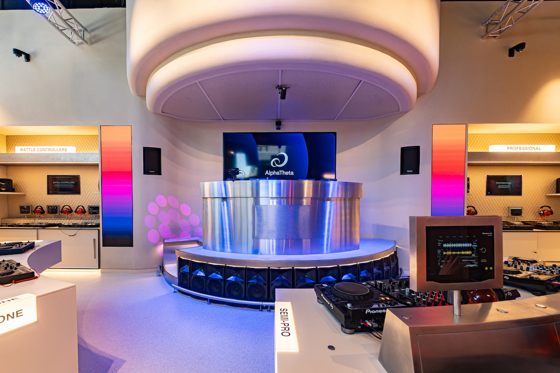 AlphaTheta Premium Retail Store UAE_3